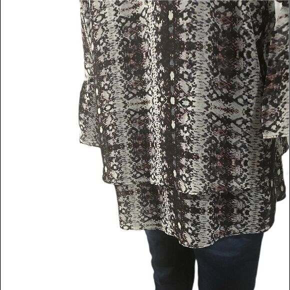 Cato Multi Layered Form Flattering Style Too​​​ - Picture 5 of 11
